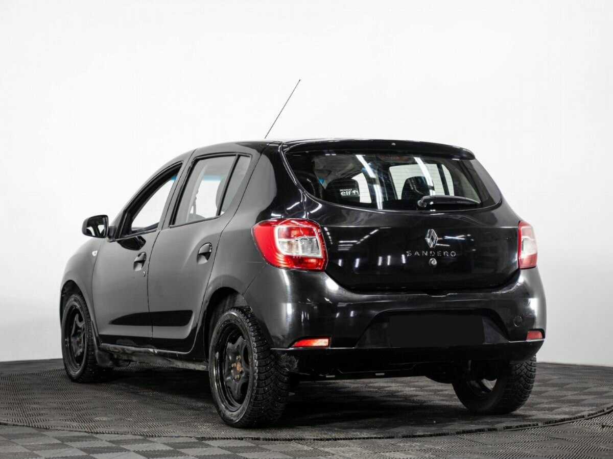 Renault Sandero с пробегом — 2016 год. Фото: #3