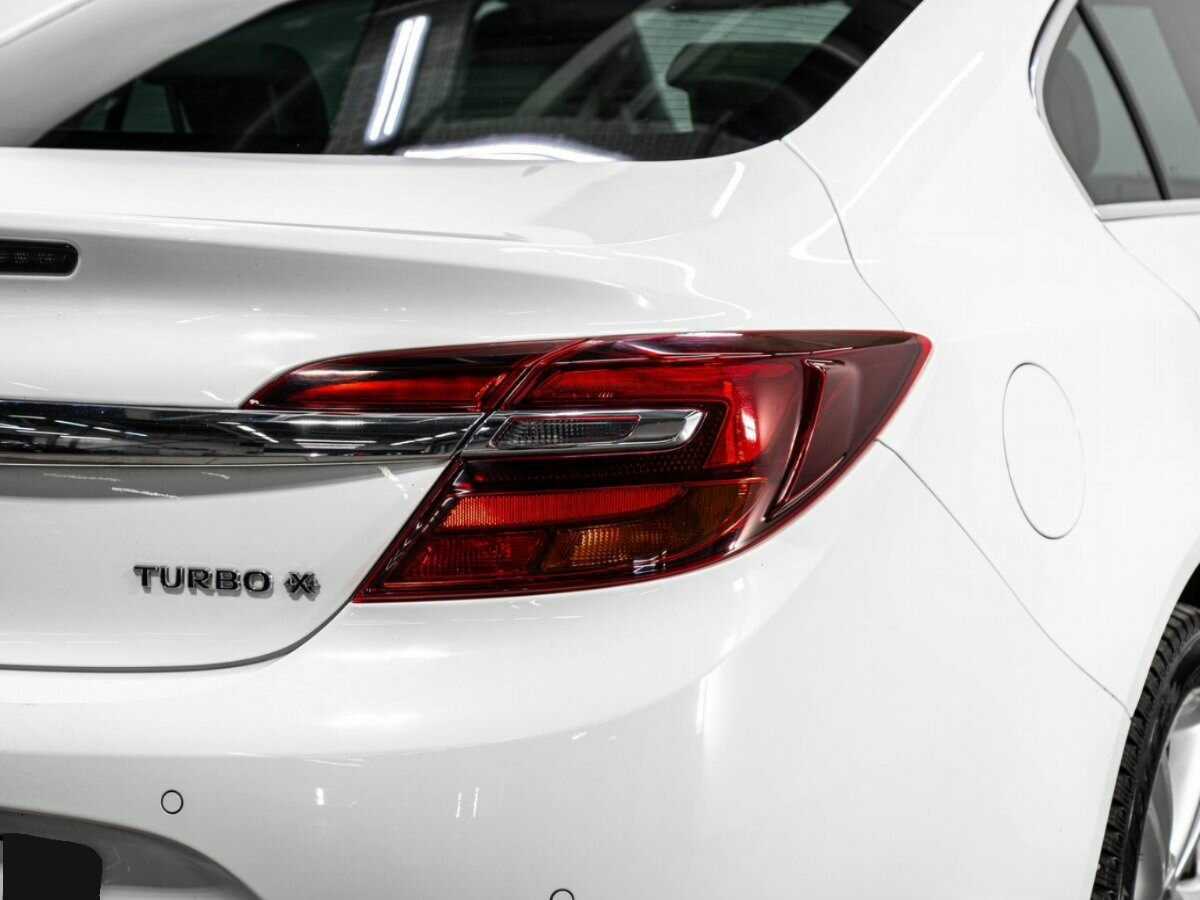 Opel Insignia с пробегом — 2015 год. Фото: #6