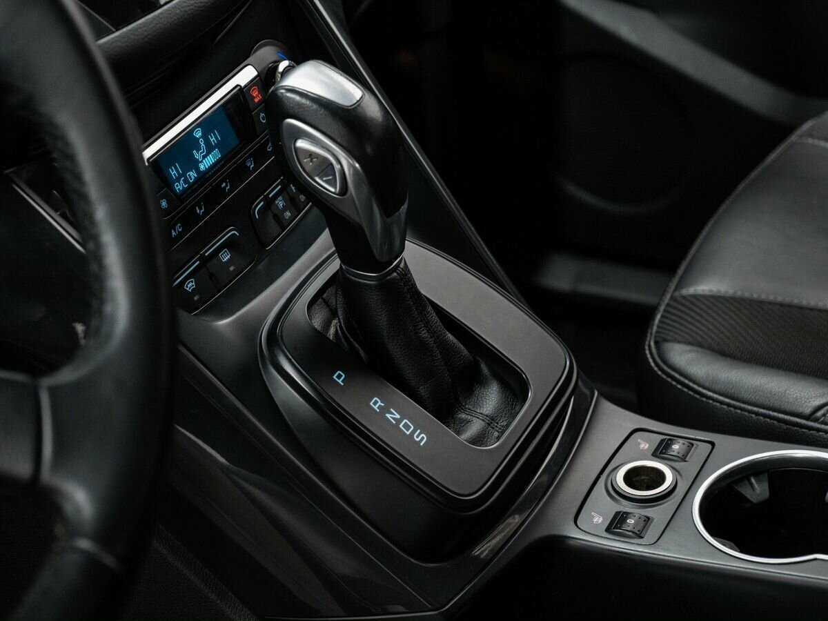 Ford Kuga с пробегом — 2015 год. Фото: #17