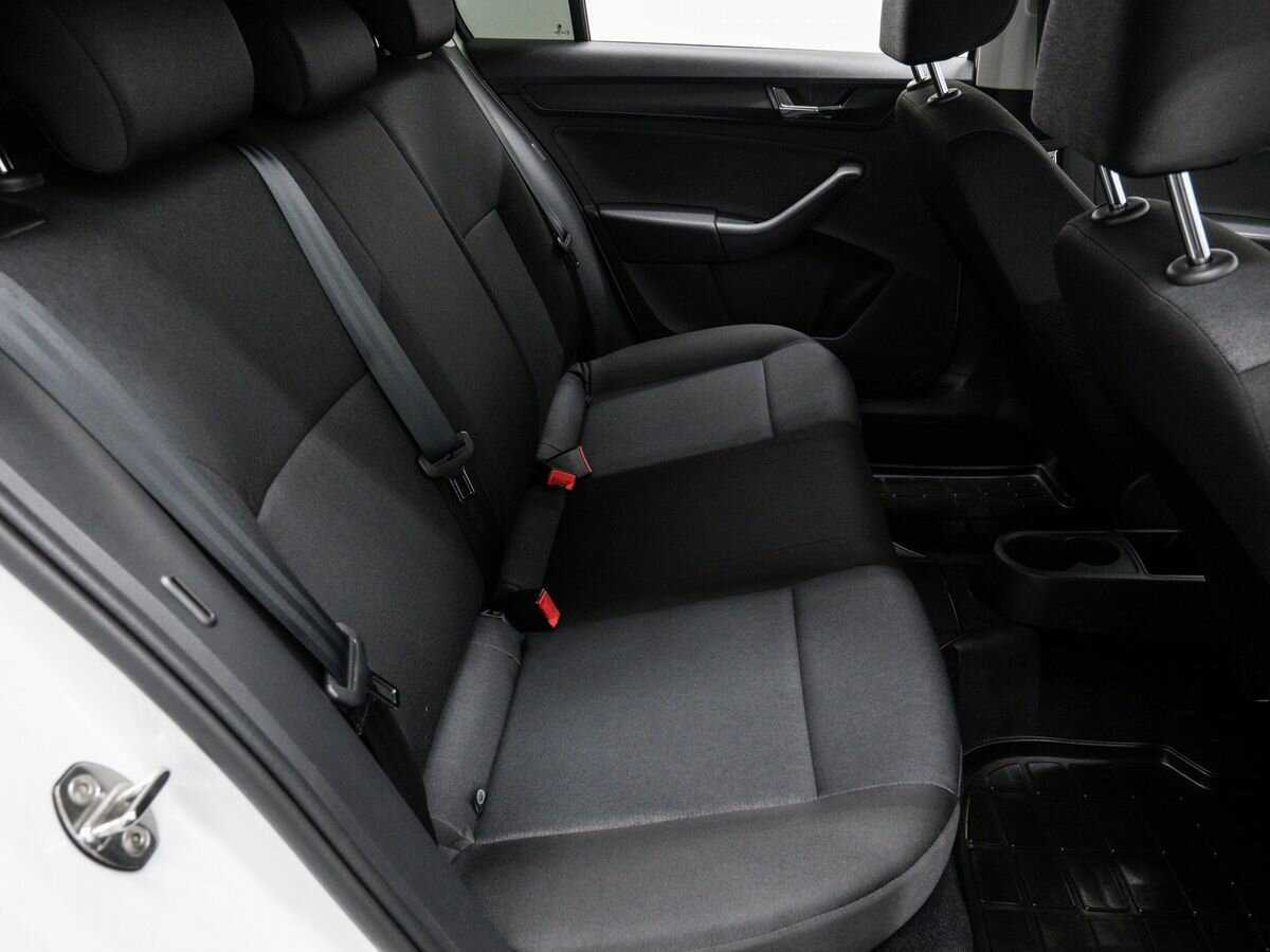 Skoda Rapid с пробегом — 2019 год. Фото: #9