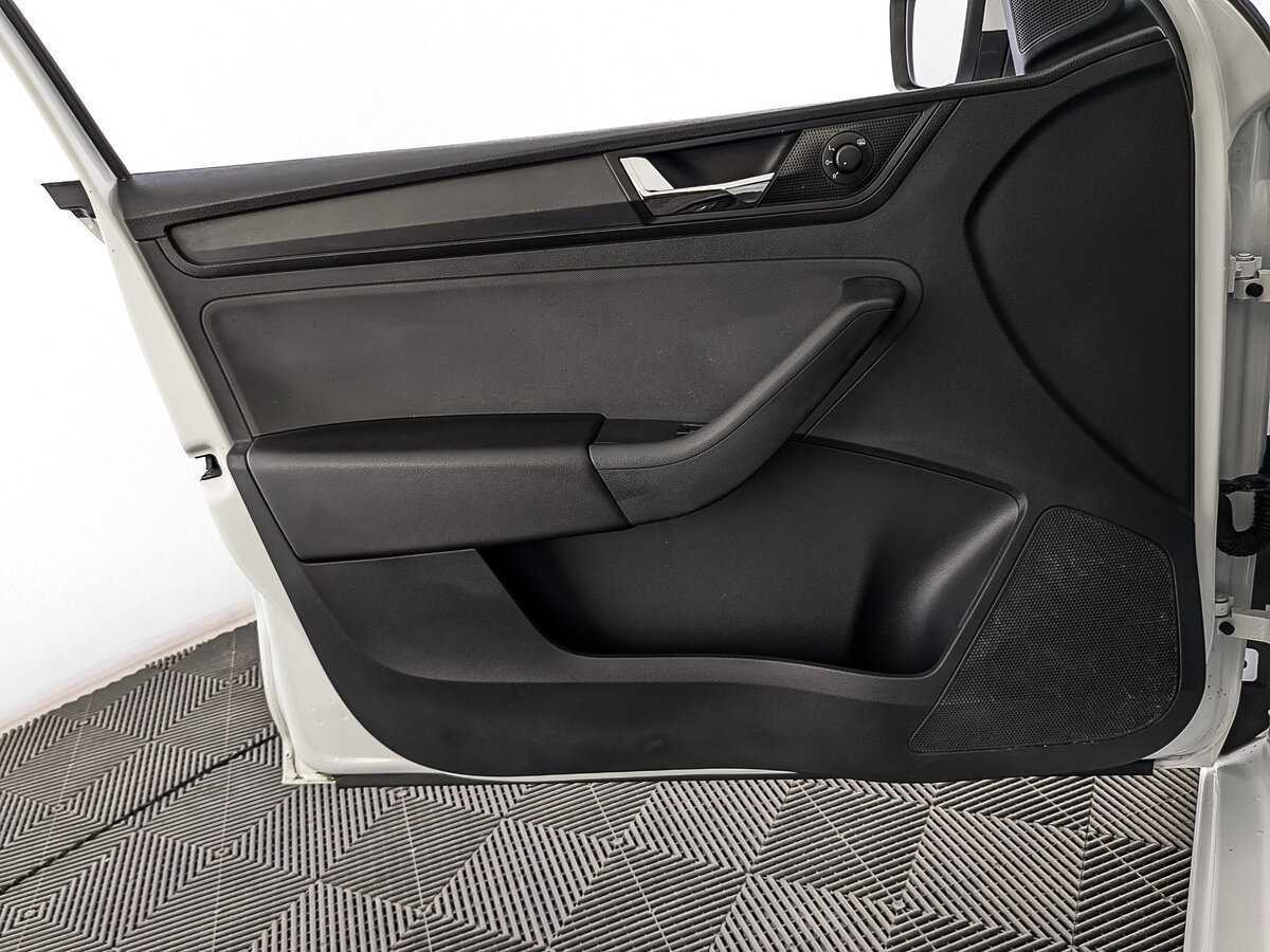 Skoda Rapid с пробегом — 2019 год. Фото: #16
