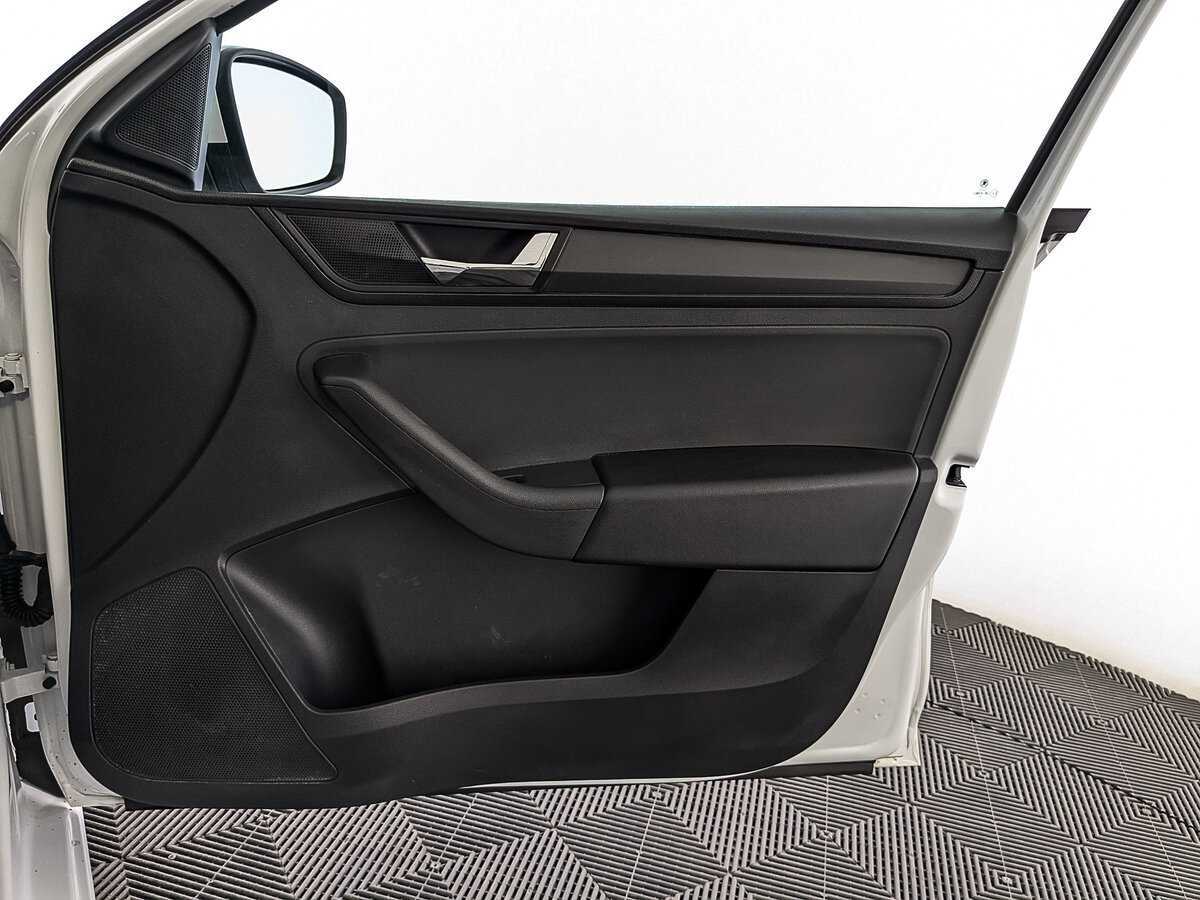 Skoda Rapid с пробегом — 2019 год. Фото: #21