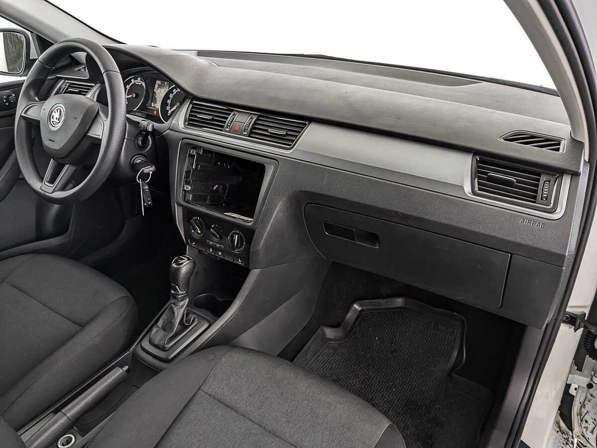 Skoda Rapid с пробегом — 2019 год. Фото: #11