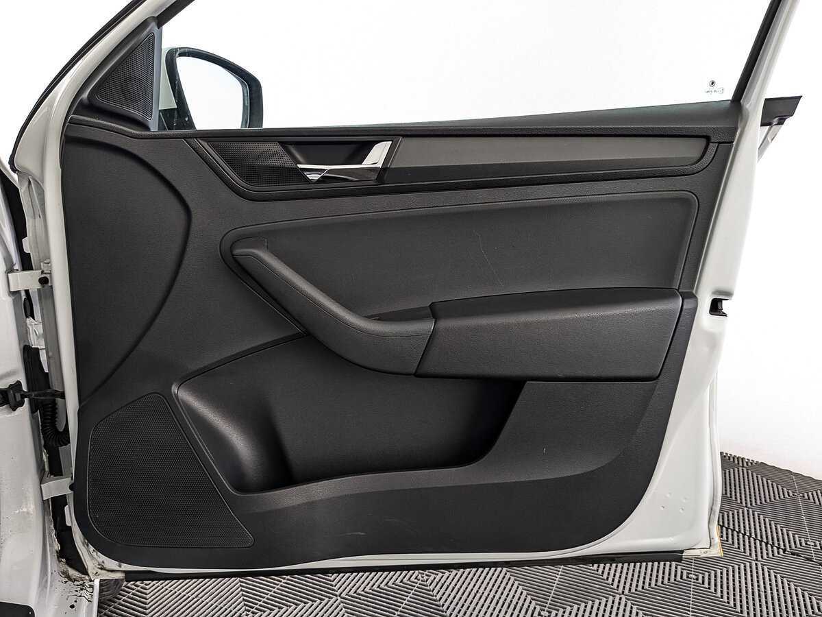 Skoda Rapid с пробегом — 2019 год. Фото: #21