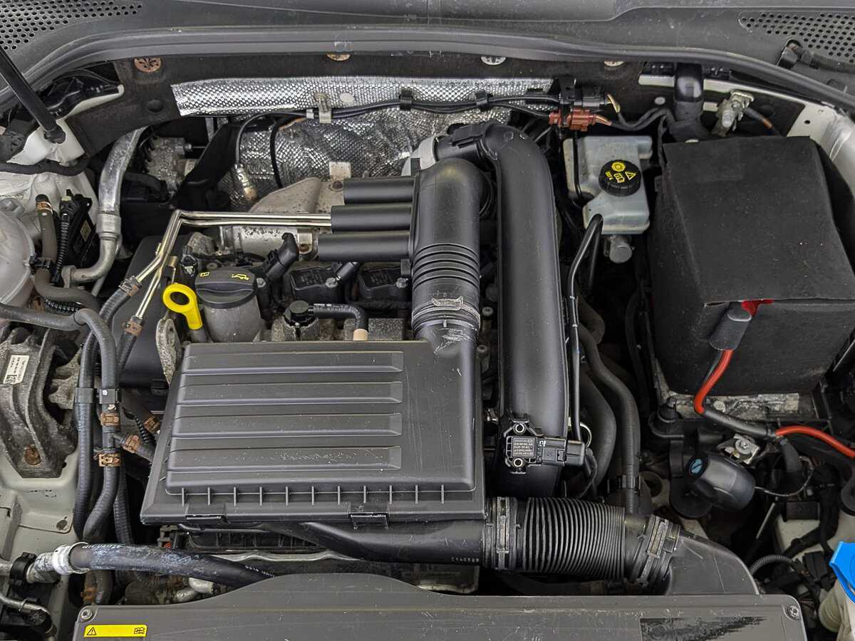 Volkswagen Golf с пробегом — 2014 год. Фото: #8