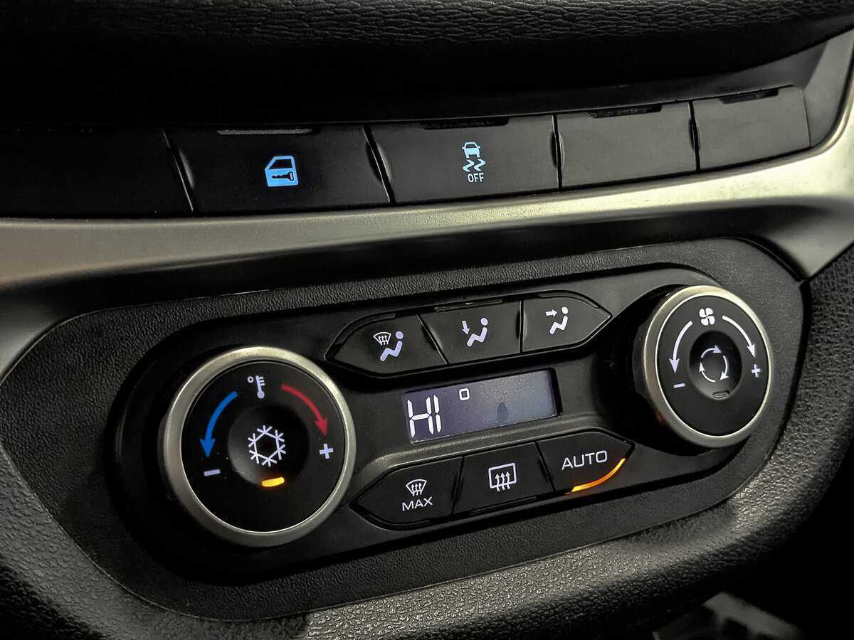 Lada (ВАЗ) Vesta с пробегом — 2018 год. Фото: #19