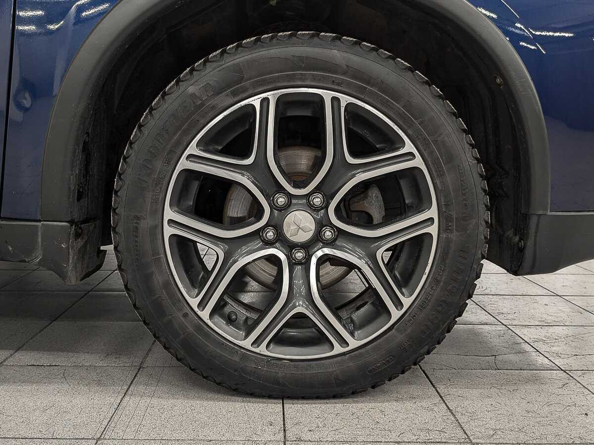 Mitsubishi Outlander с пробегом — 2014 год. Фото: #10