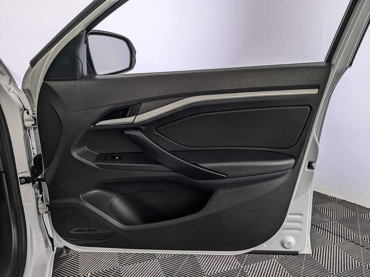 Lada (ВАЗ) Vesta с пробегом — 2021 год. Фото: #24