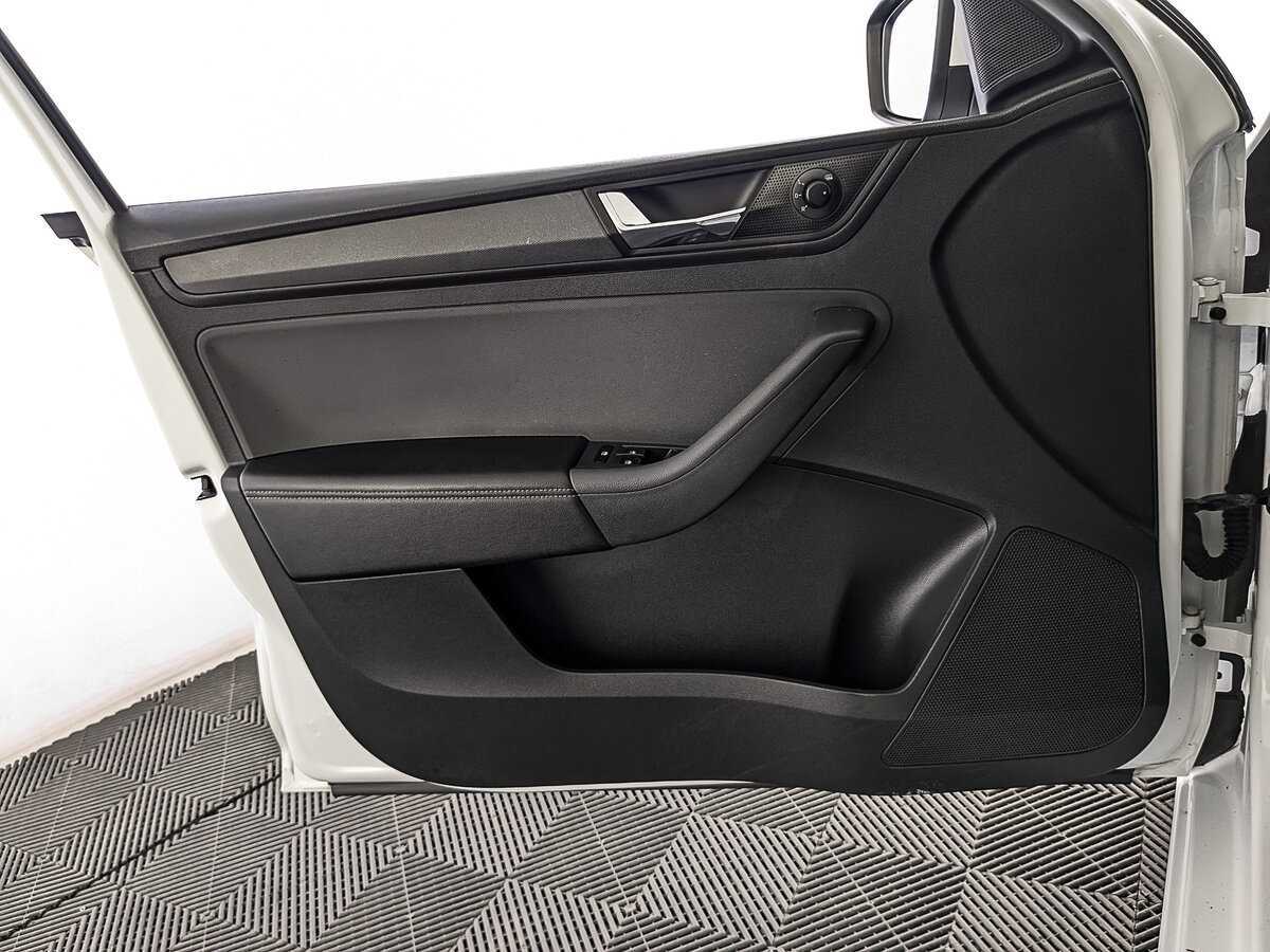 Skoda Rapid с пробегом — 2020 год. Фото: #18