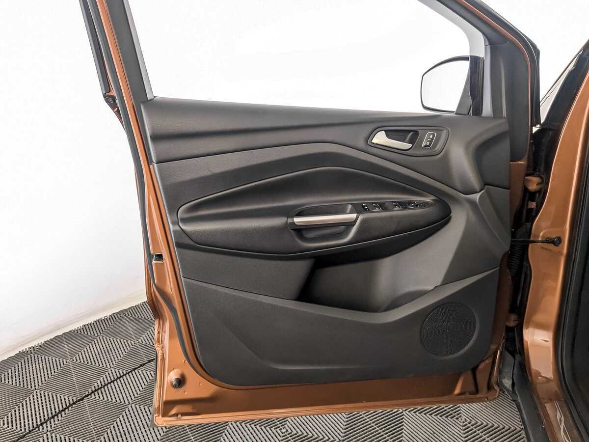 Ford Kuga с пробегом — 2018 год. Фото: #18