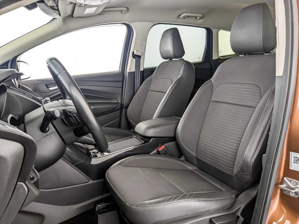 Ford Kuga с пробегом — 2018 год. Фото: #19