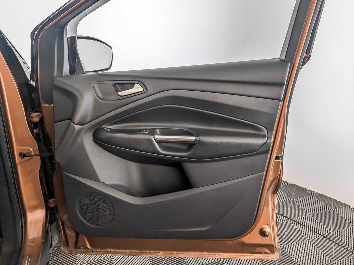 Ford Kuga с пробегом — 2018 год. Фото: #23