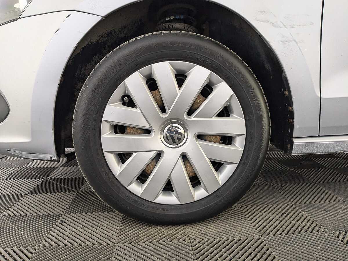 Volkswagen Polo с пробегом — 2015 год. Фото: #11