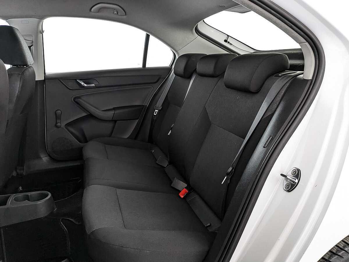 Skoda Rapid с пробегом — 2017 год. Фото: #15