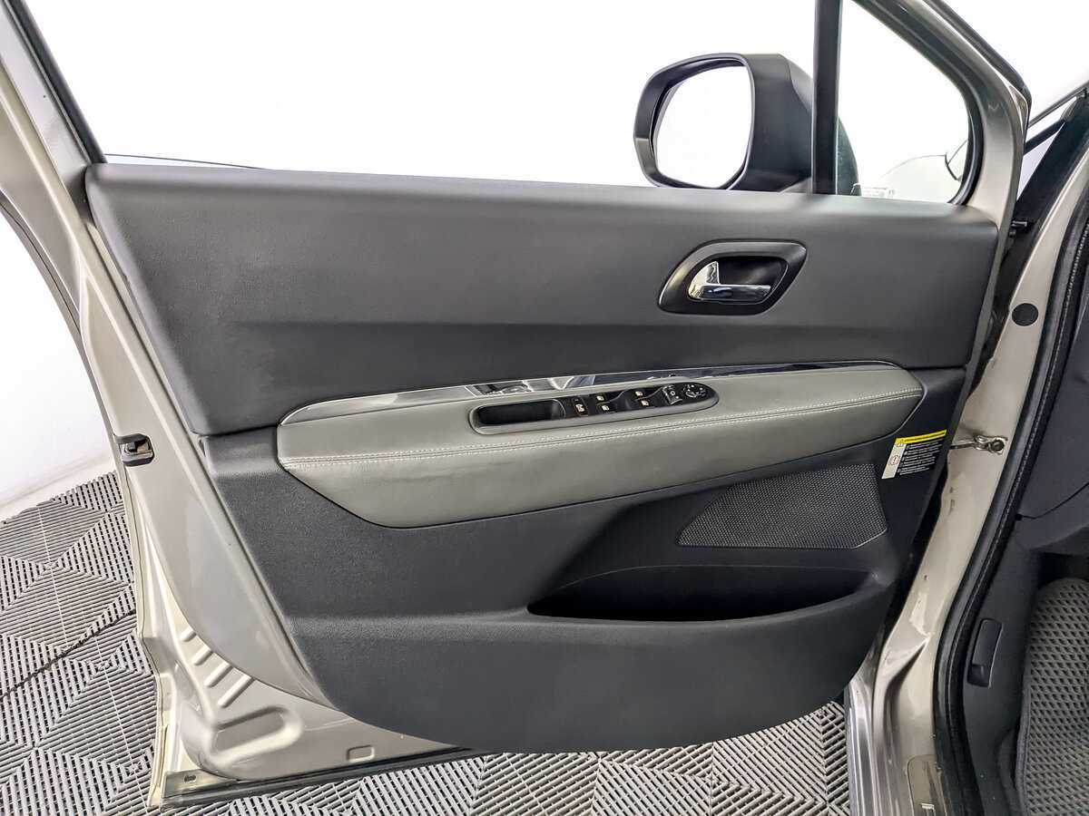 Peugeot 3008 с пробегом — 2012 год. Фото: #18