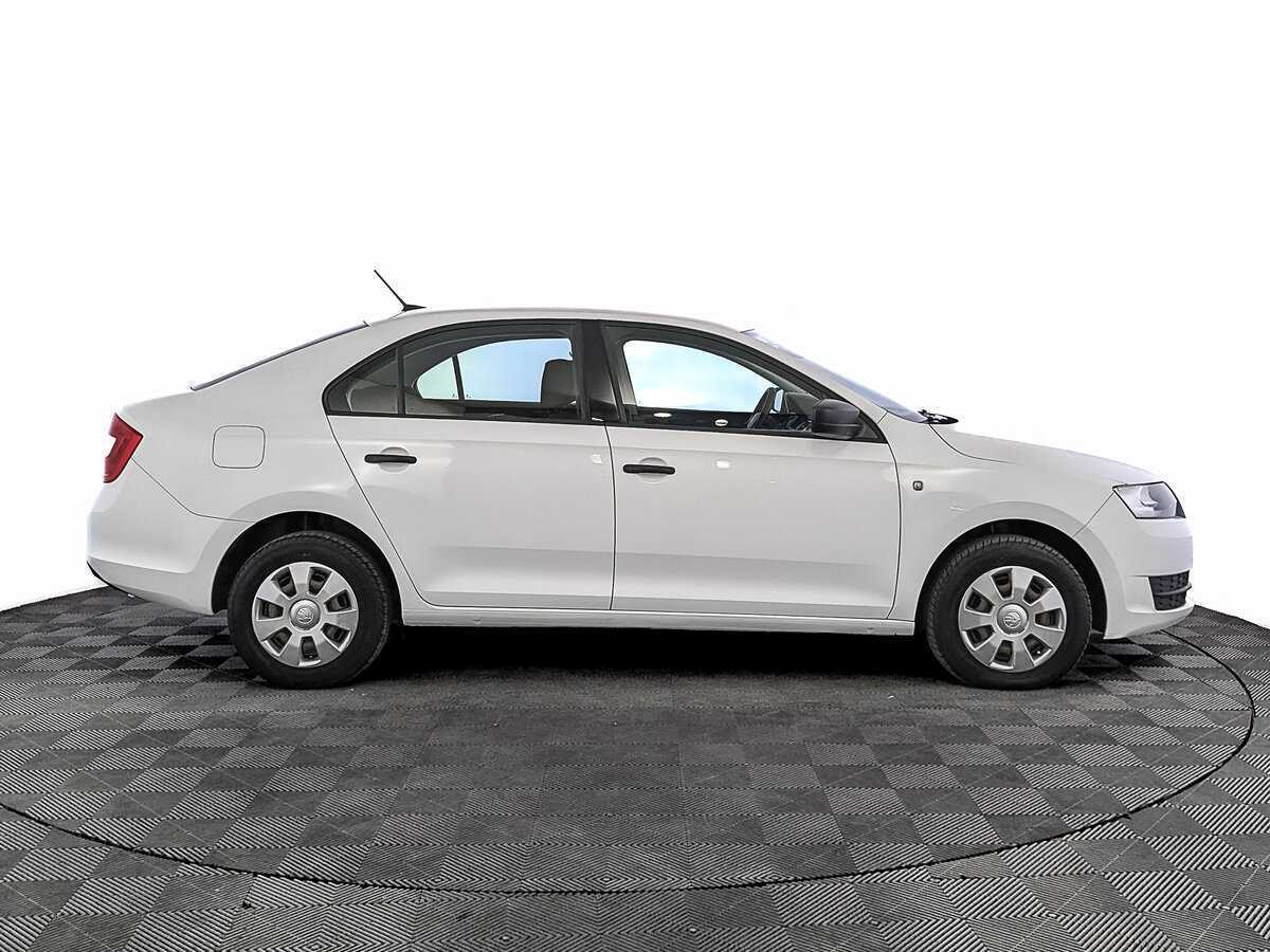 Skoda Rapid с пробегом — 2017 год. Фото: #3