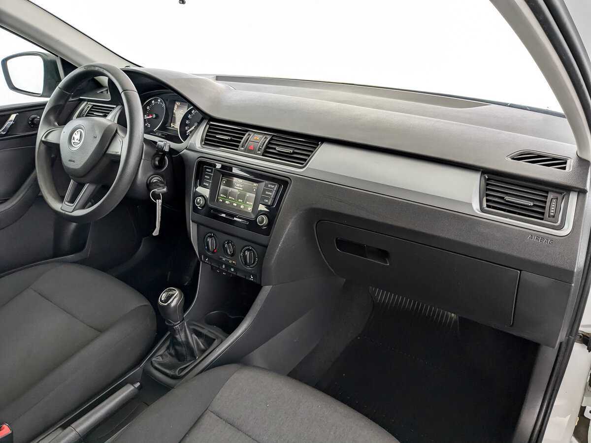 Skoda Rapid с пробегом — 2017 год. Фото: #10