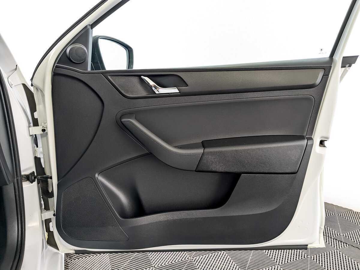 Skoda Rapid с пробегом — 2017 год. Фото: #23