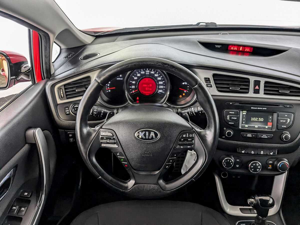 Kia Ceed с пробегом — 2014 год. Фото: #19
