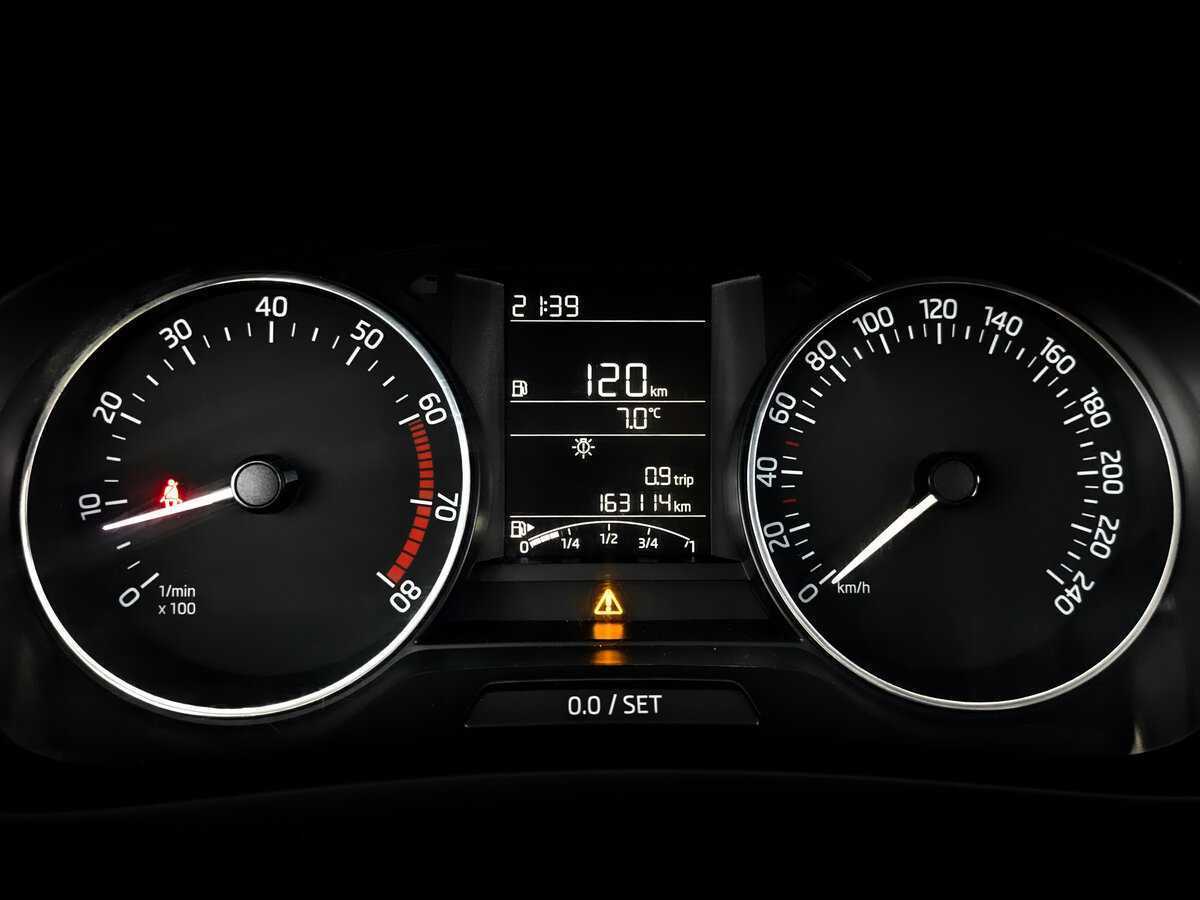 Skoda Rapid с пробегом — 2017 год. Фото: #12