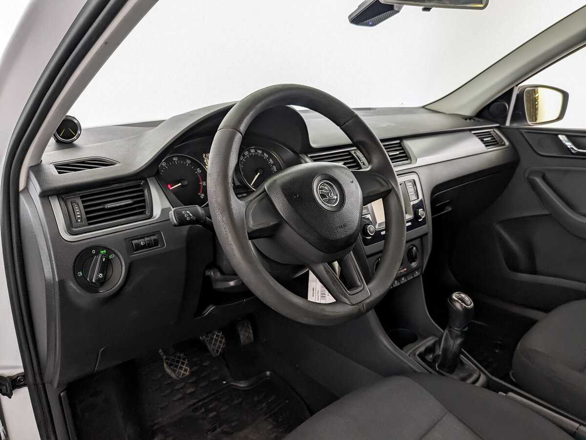 Skoda Rapid с пробегом — 2017 год. Фото: #15