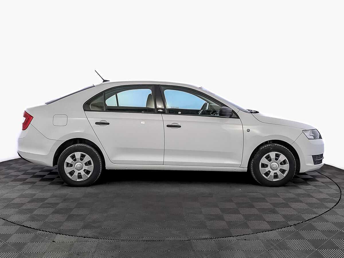 Skoda Rapid с пробегом — 2017 год. Фото: #3