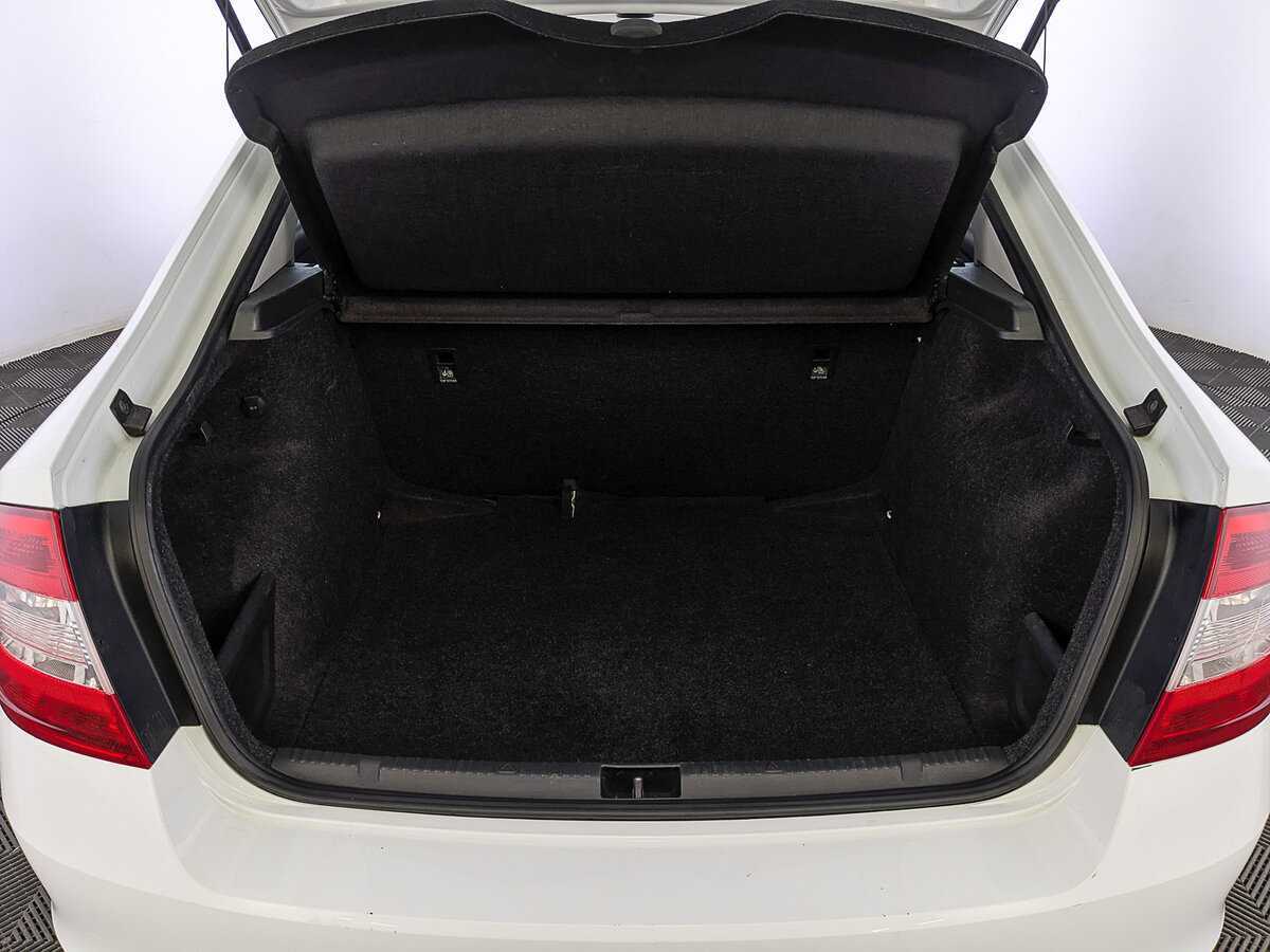 Skoda Rapid с пробегом — 2017 год. Фото: #9