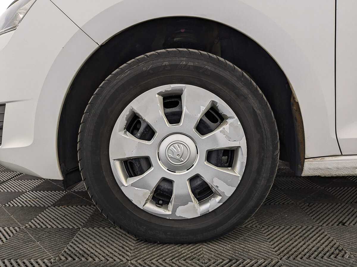 Skoda Rapid с пробегом — 2017 год. Фото: #11