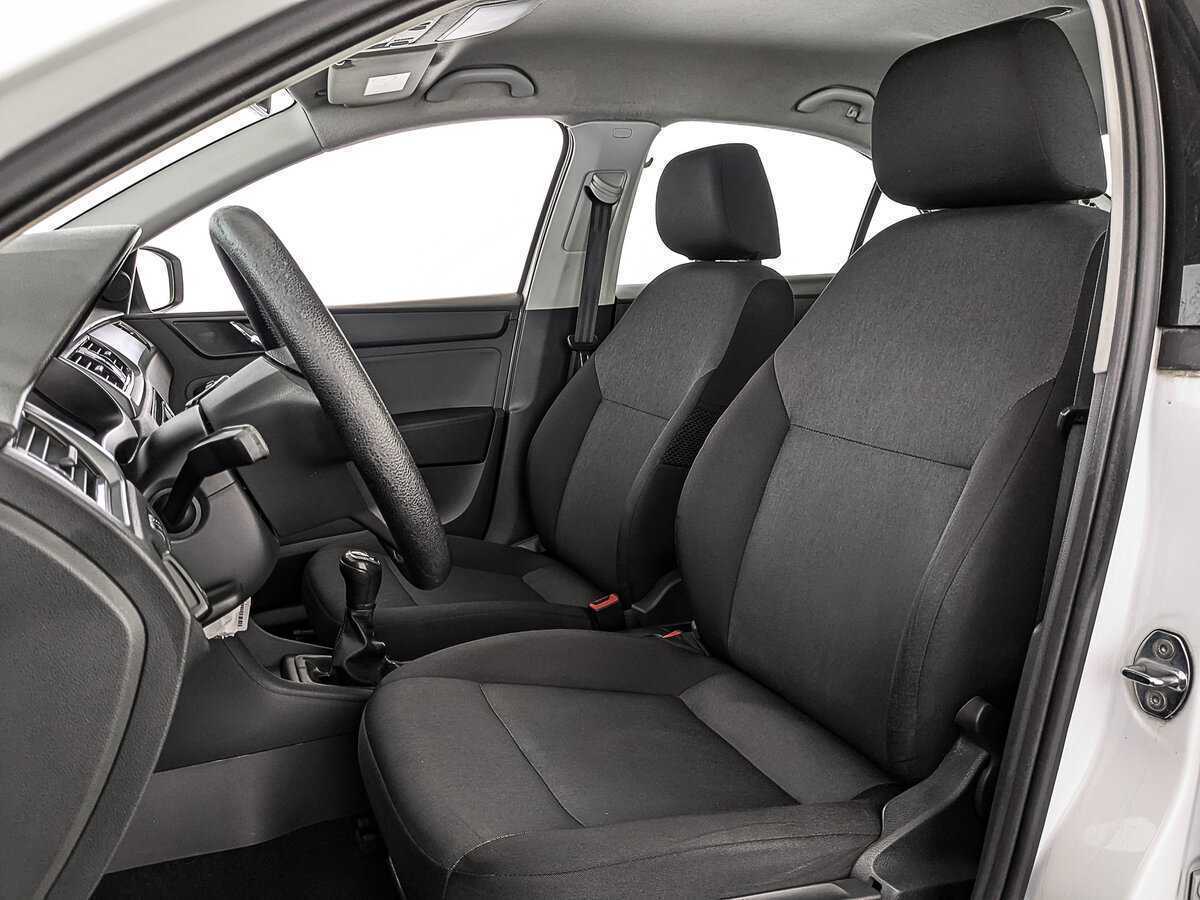 Skoda Rapid с пробегом — 2017 год. Фото: #19