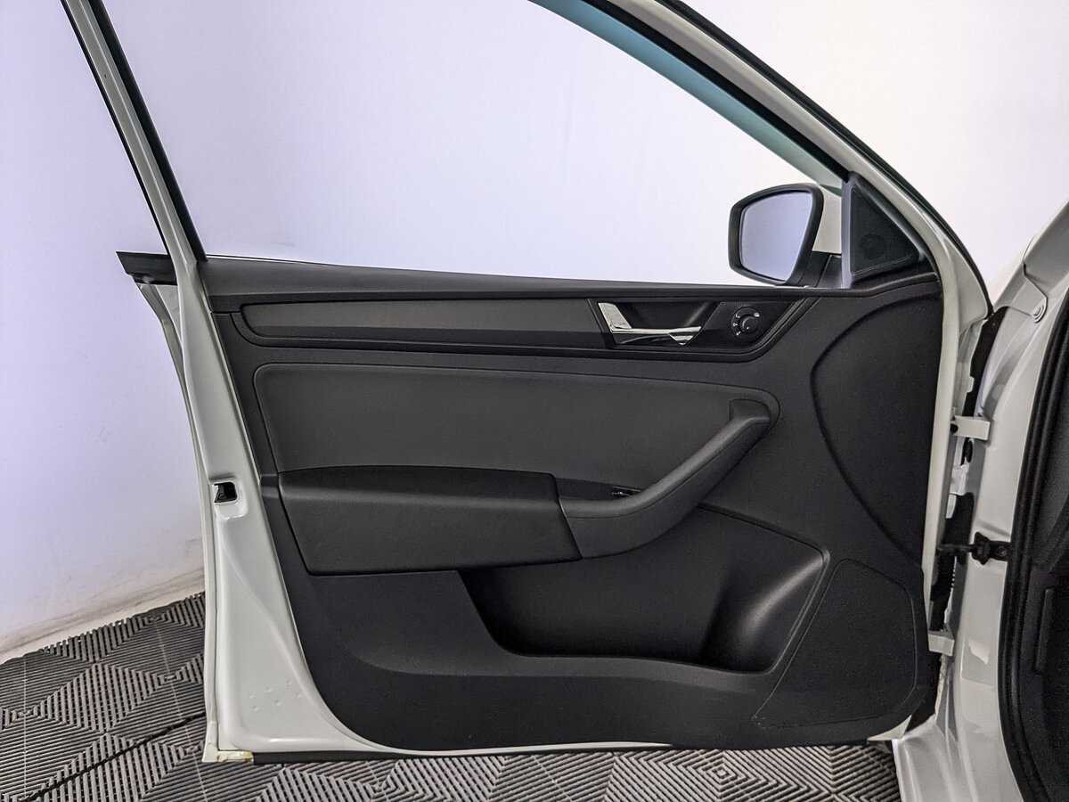 Skoda Rapid с пробегом — 2019 год. Фото: #18