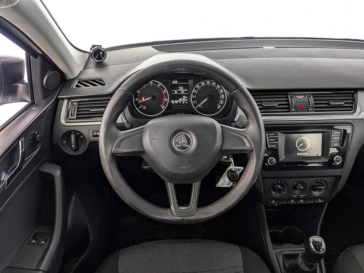 Skoda Rapid с пробегом — 2017 год. Фото: #18