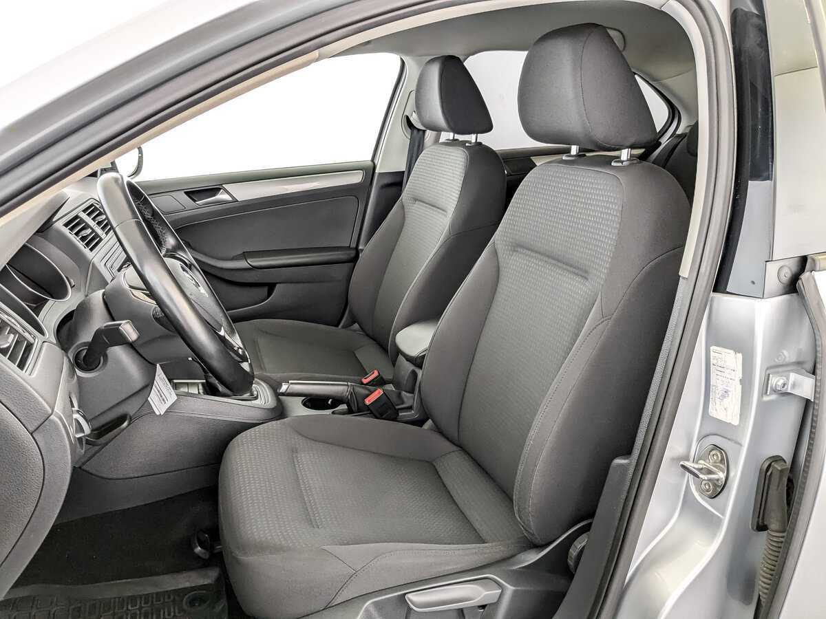 Volkswagen Jetta с пробегом — 2016 год. Фото: #19