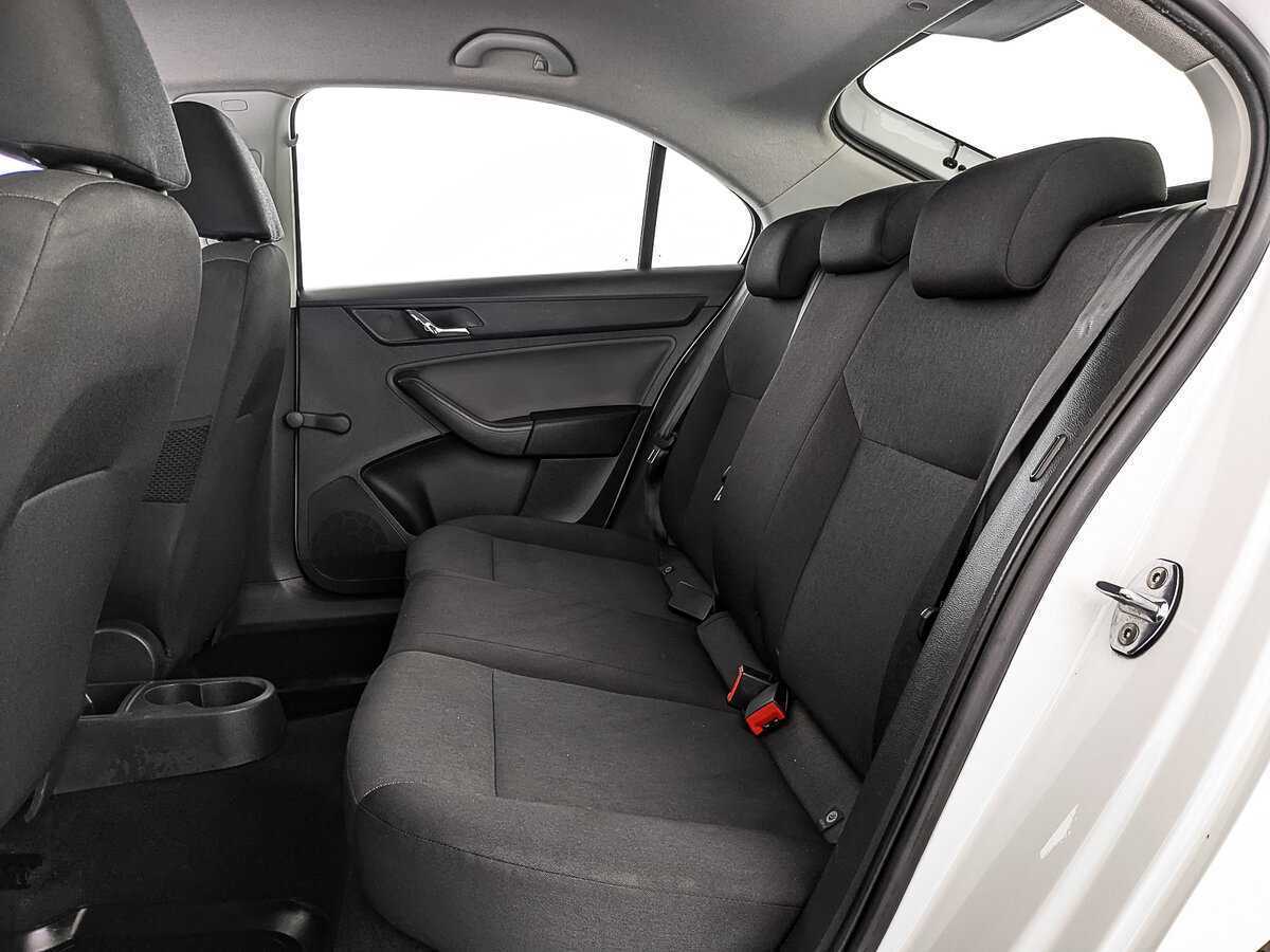 Skoda Rapid с пробегом — 2017 год. Фото: #16