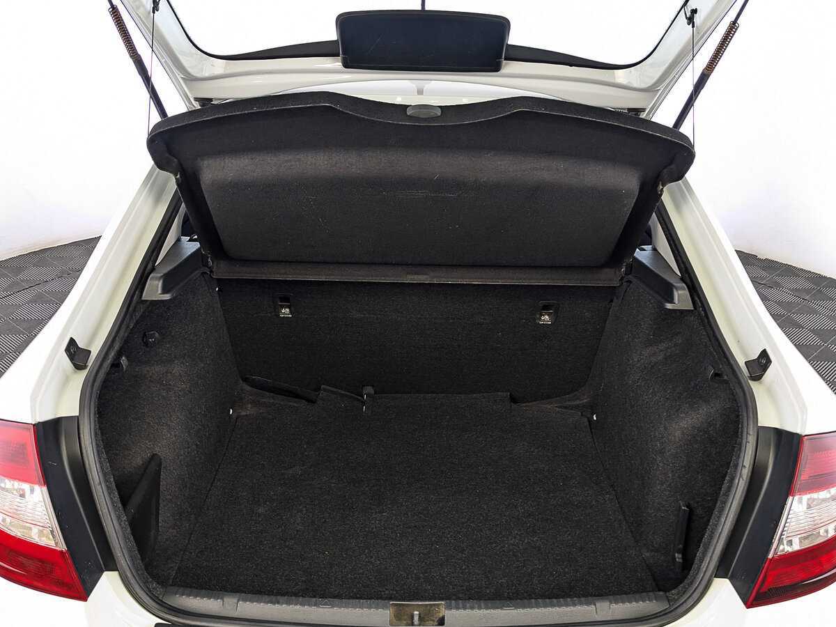 Skoda Rapid с пробегом — 2017 год. Фото: #9