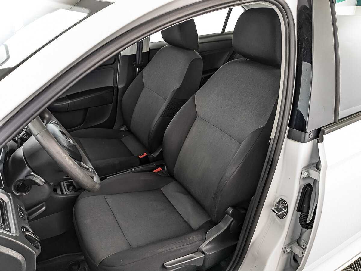 Skoda Rapid с пробегом — 2017 год. Фото: #19