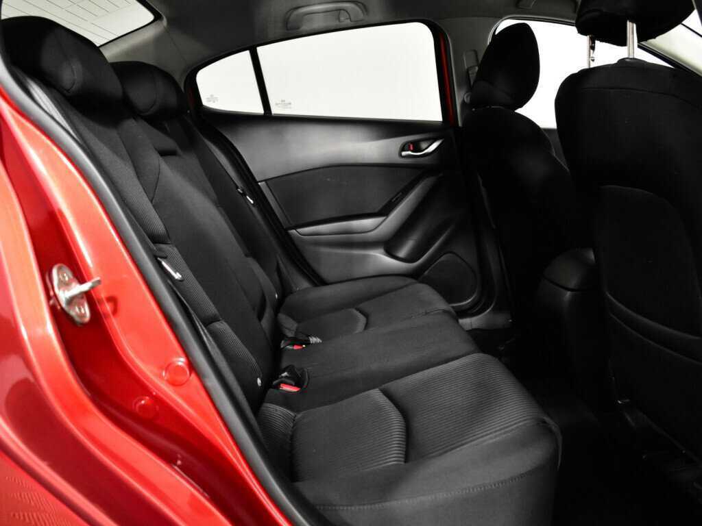 Mazda 3 с пробегом — 2014 год. Фото: #9