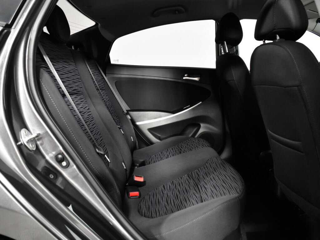 Hyundai Solaris с пробегом — 2014 год. Фото: #9