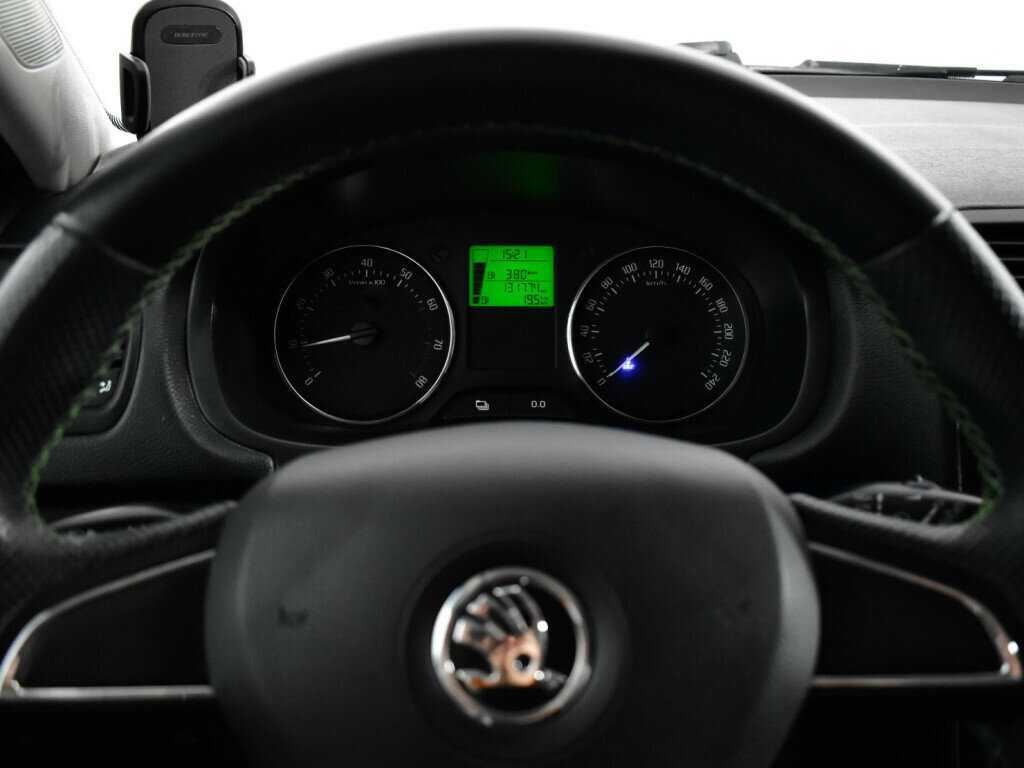 Skoda Fabia с пробегом — 2014 год. Фото: #10