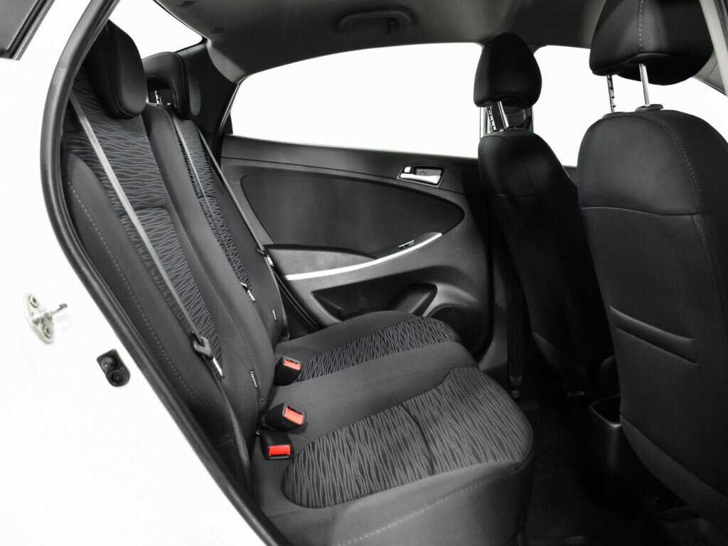 Hyundai Solaris с пробегом — 2016 год. Фото: #9