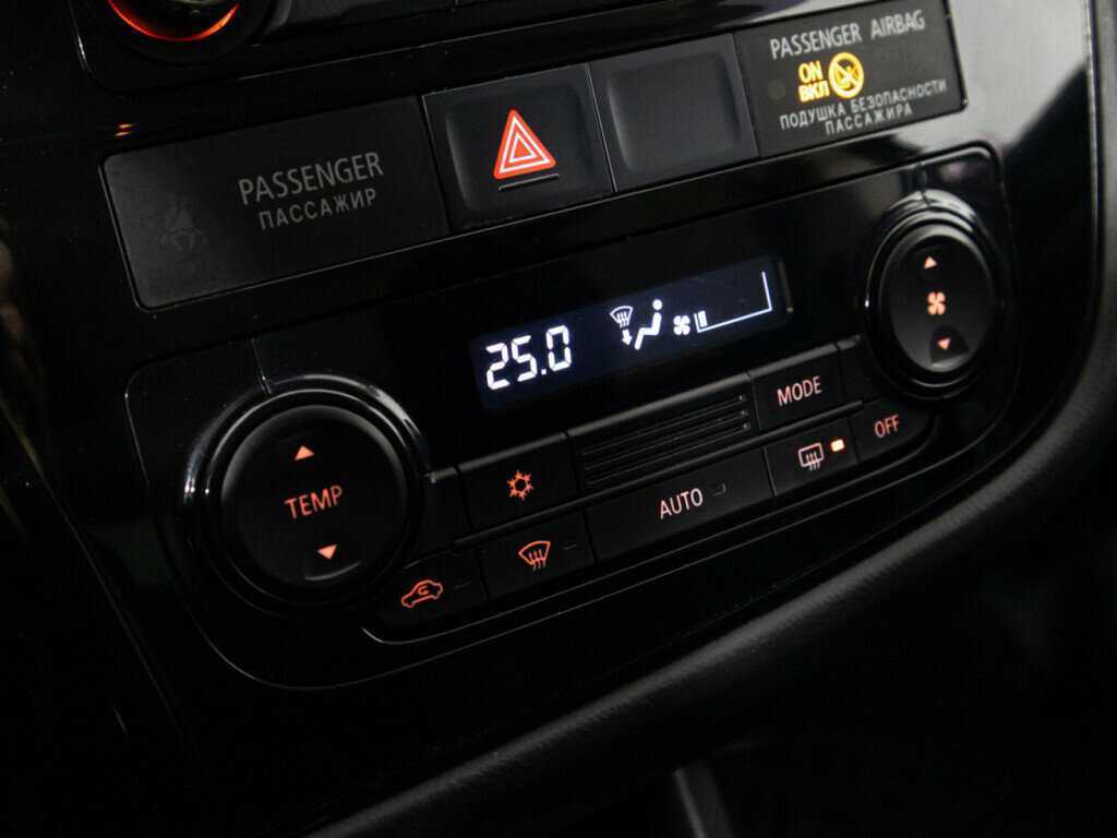 Mitsubishi Outlander с пробегом — 2014 год. Фото: #11