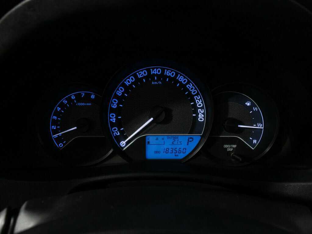 Toyota Auris с пробегом — 2013 год. Фото: #11