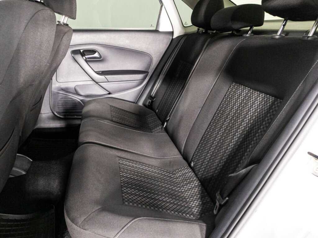 Volkswagen Polo с пробегом — 2016 год. Фото: #9