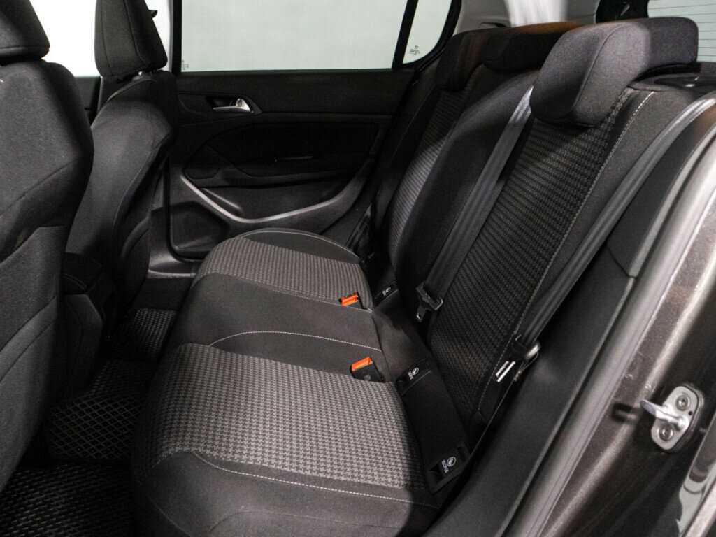 Peugeot 308 с пробегом — 2018 год. Фото: #9