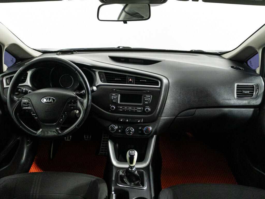 Kia Ceed с пробегом — 2015 год. Фото: #12