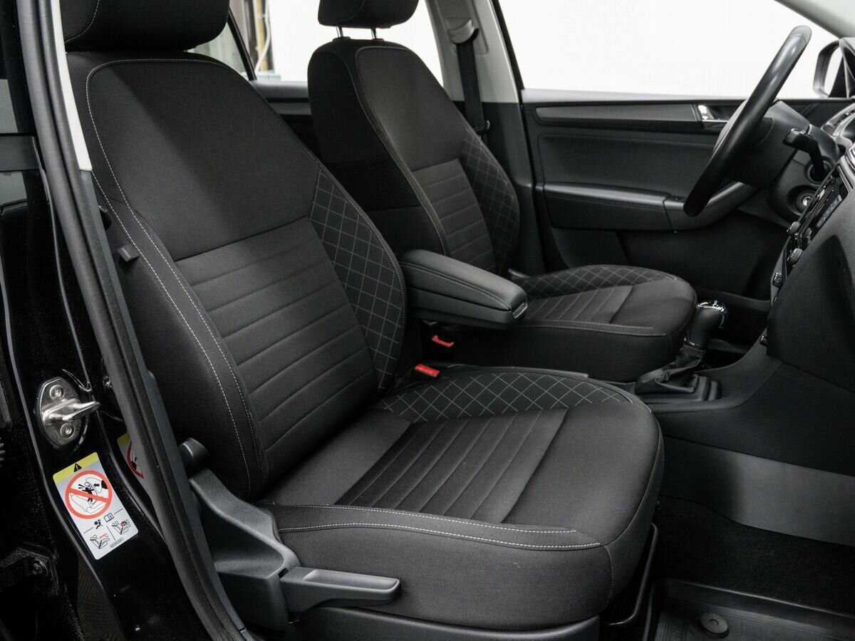 Skoda Rapid с пробегом — 2018 год. Фото: #6