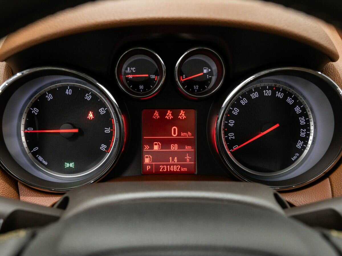 Opel Mokka с пробегом — 2013 год. Фото: #19