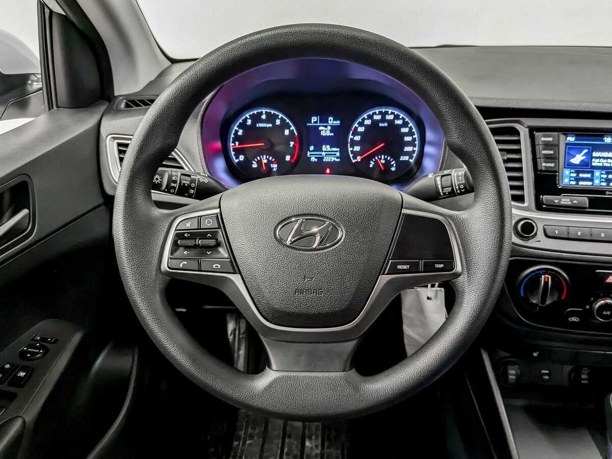 Hyundai Solaris с пробегом — 2021 год. Фото: #18