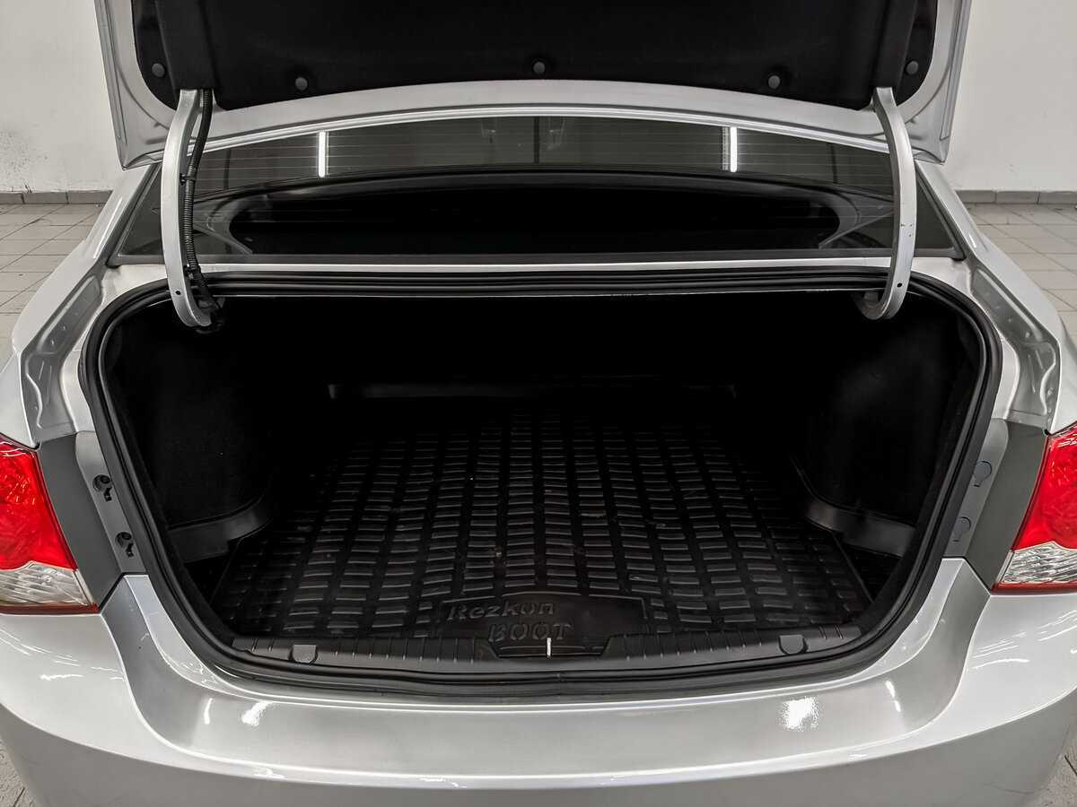 Chevrolet Cruze с пробегом — 2013 год. Фото: #9