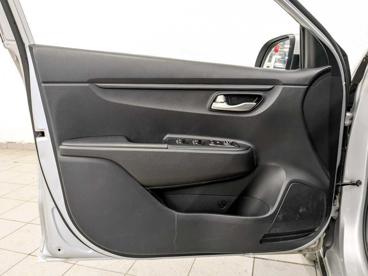 Kia Rio с пробегом — 2020 год. Фото: #18
