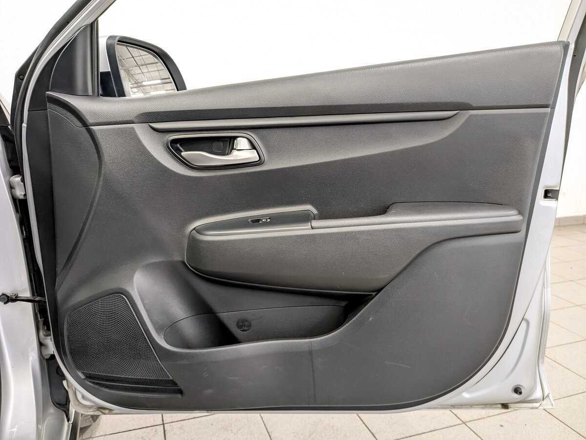 Kia Rio с пробегом — 2020 год. Фото: #23